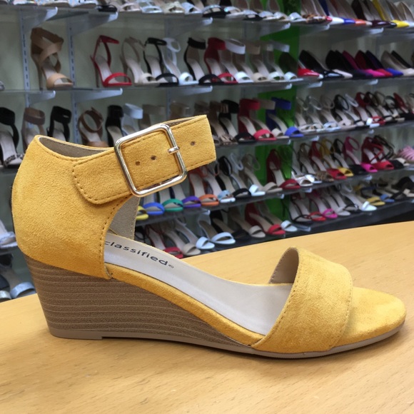 1 left City Classified Yellow Faux Suede Low Wedge - Picture 6 of 7